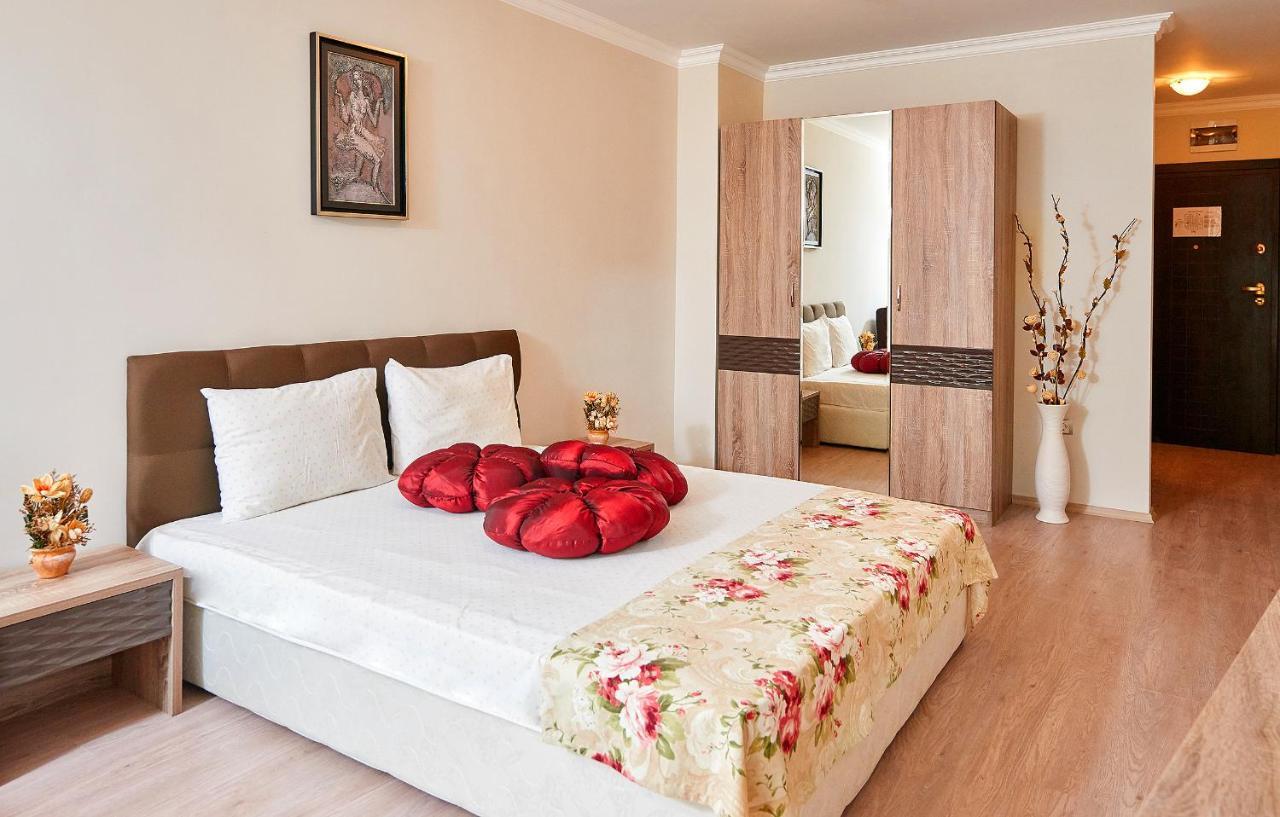Boutique Rose Gardens Pomorie 아파트 호텔 외부 사진