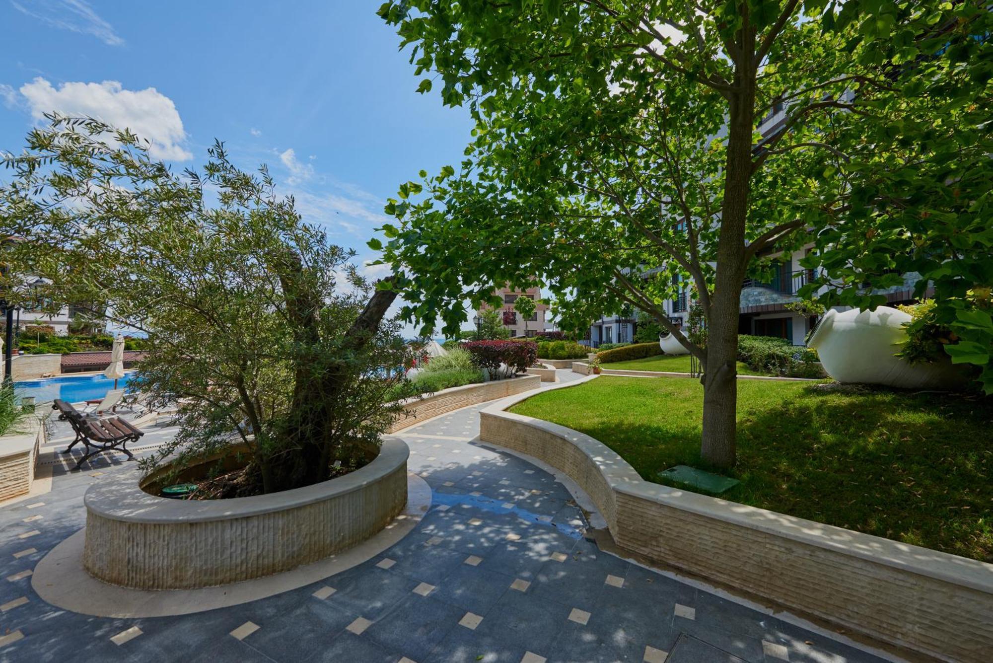 Boutique Rose Gardens Pomorie 아파트 호텔 외부 사진